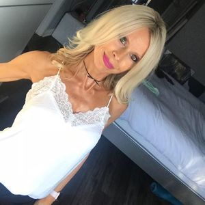 Meet your Posher, Val